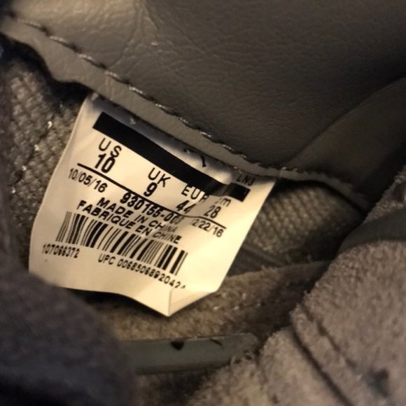 Jordan KAWS 4s - Picture 3 of 6